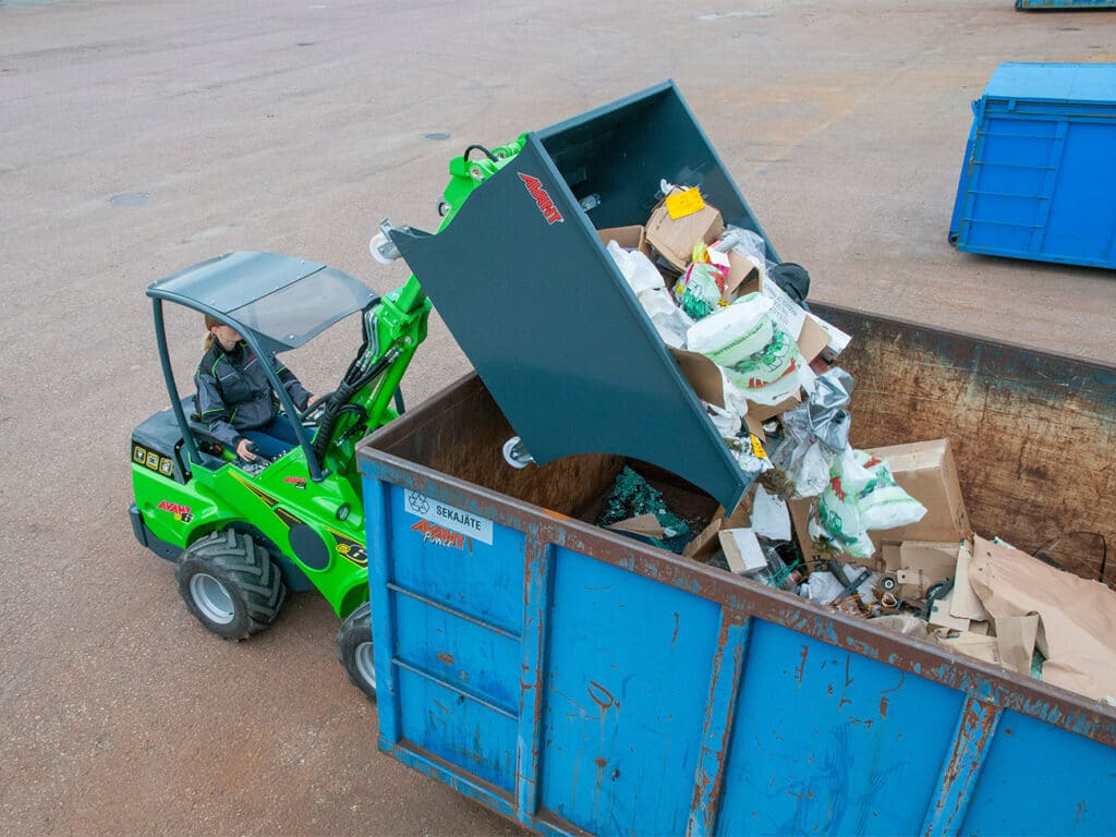 AVANT (Stand A03). Ook recyclagesector ontdekt meest ­veelzijdige kniklader ter wereld!