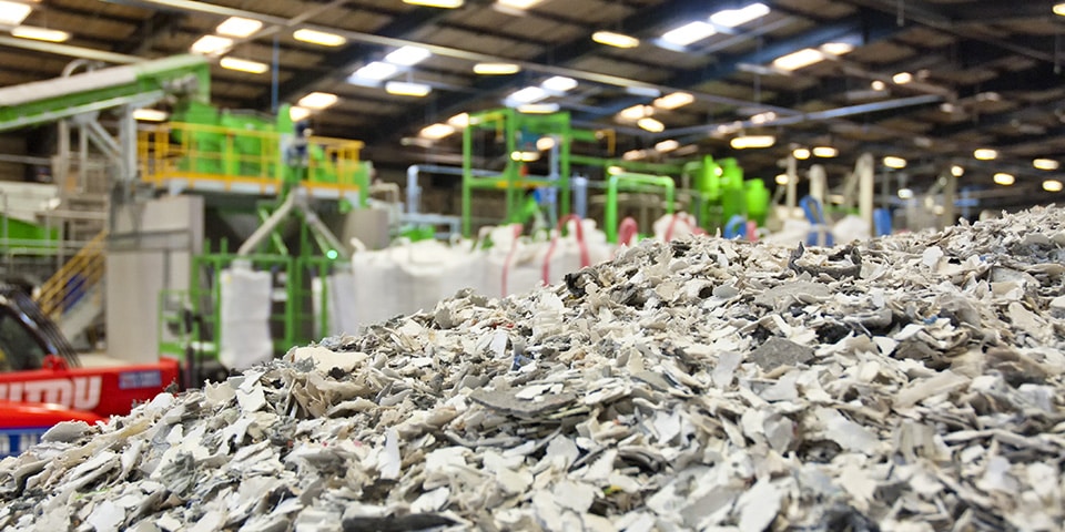 AD REM presenteert zijn nieuwste technologie voor AEEA plastics recyclage in het Verenigd Koninkrijk